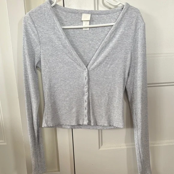 Women's Gray Ribbed Button-Up Top - Picture 1 of 2